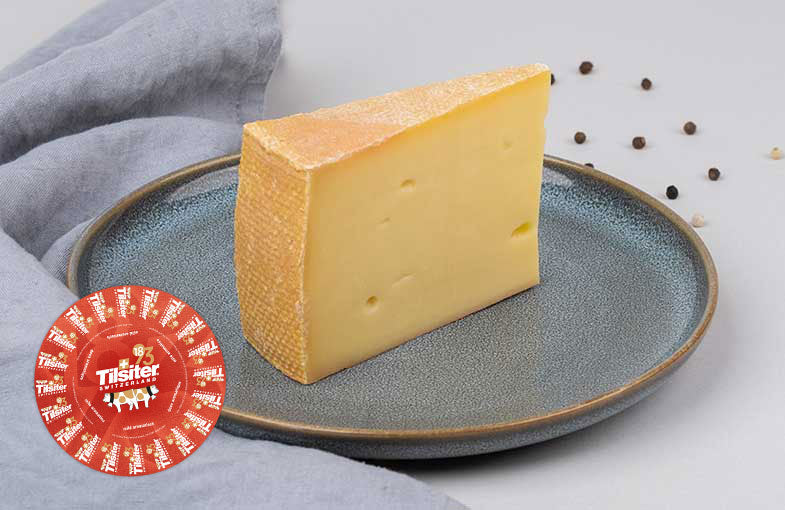 
            
                Laden Sie das Bild in den Galerie-Viewer, Roter Tilsiter klimaneutral Holzhof
            
        